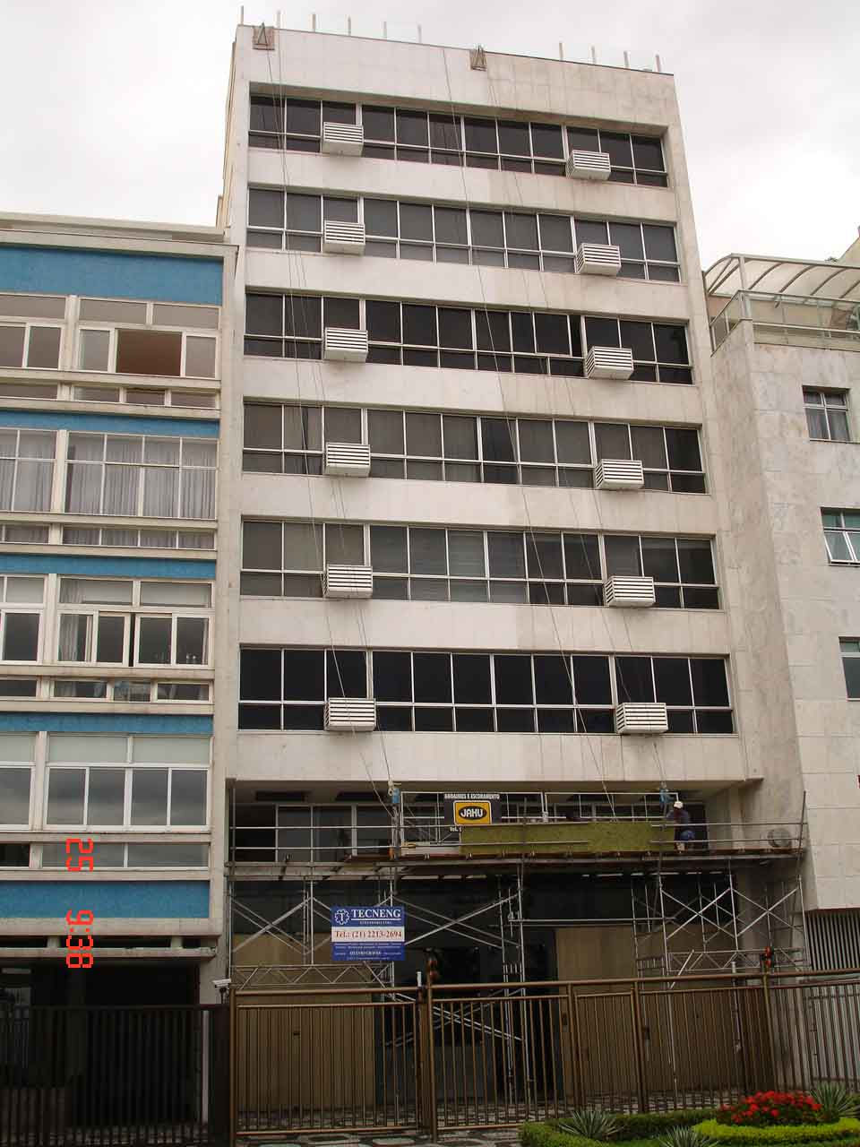 Fachada de edifício com manutenção realizada pela Tecneng